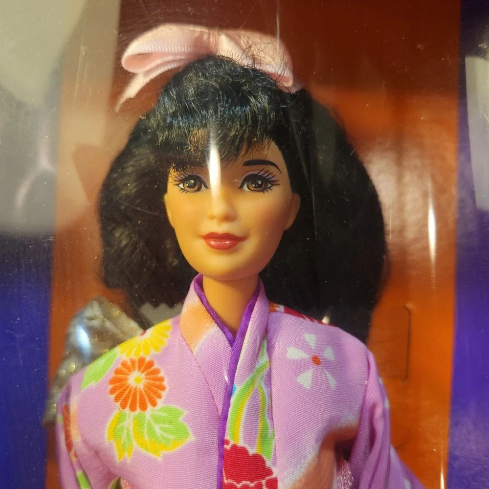 1995 Japanese Barbie Dolls of the World Collector Edition Mattel 14163 NIB Wear